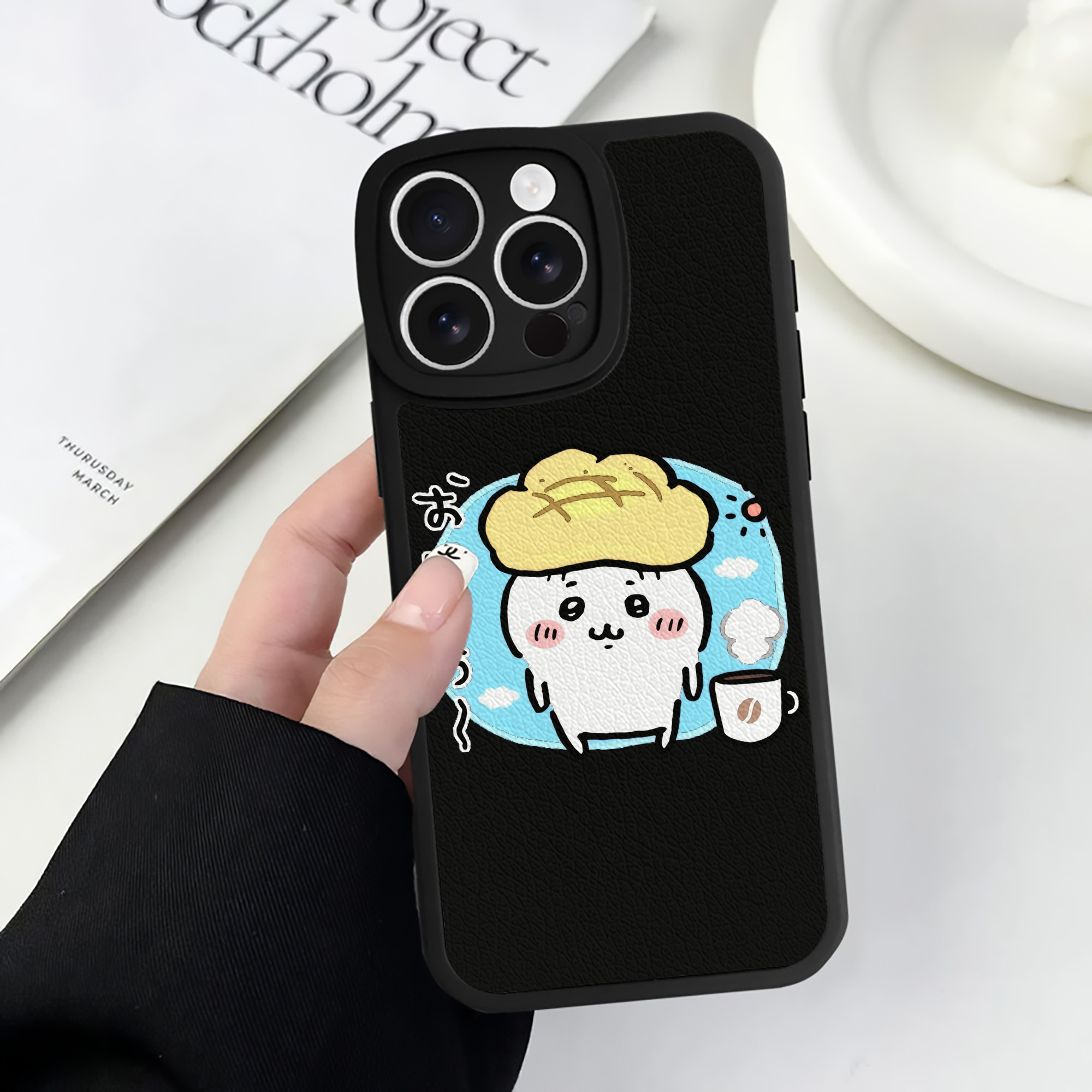 （画像用） ちいかわ ちいかわ Chii-kawa chiikawa 【iPhone 16シリーズ対応】シリコンスマホケース（レザー調） 材質：シリコン